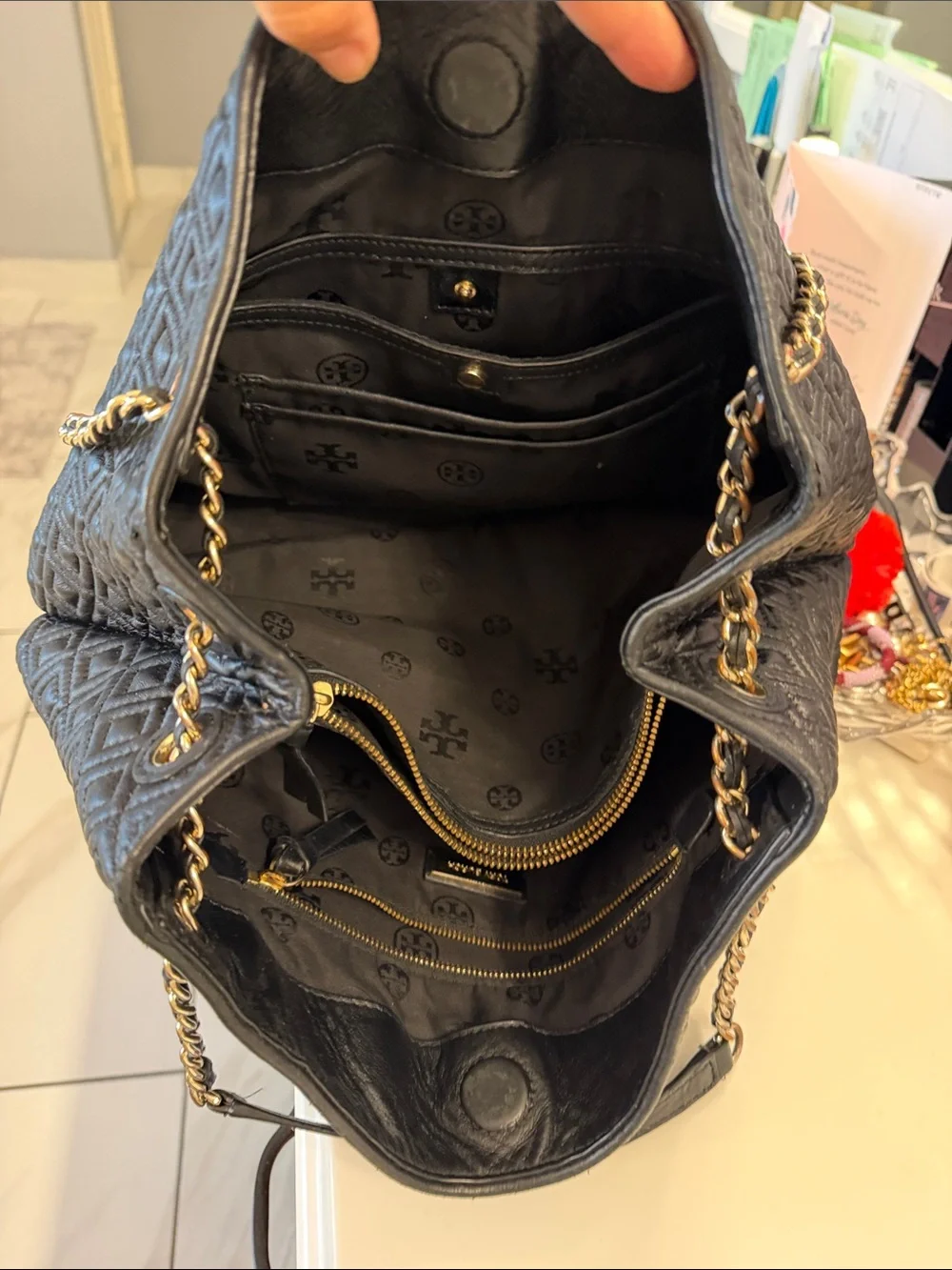 Tory Burch Black Quilted Chain-Handle Shoulder Bag - Picture 11 of 17